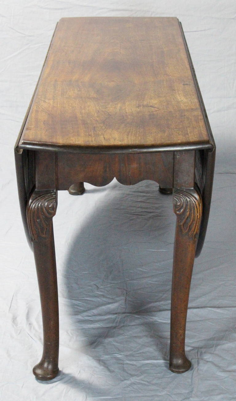 18th Century English Mahogany, Drop-Leaf DiningTable 1