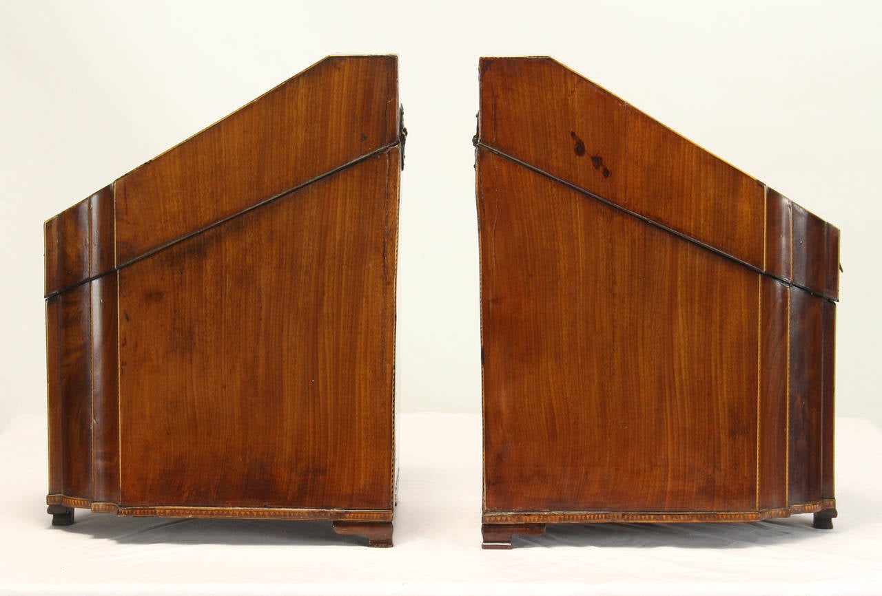 Pair of Late 18th Century English Knife Boxes In Good Condition In Kilmarnock, VA