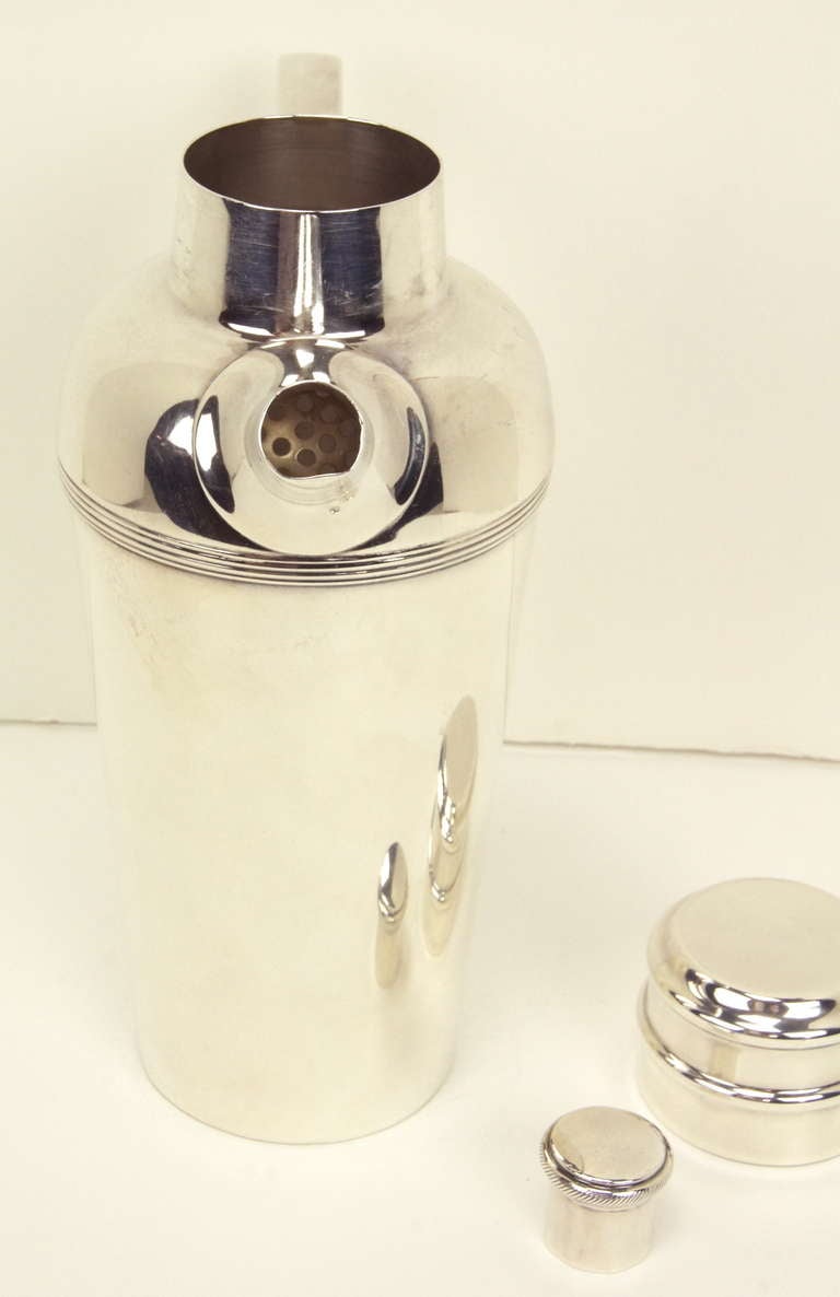 Sterling Silver Art Deco Cocktail Shaker by Mappin & Webb 4