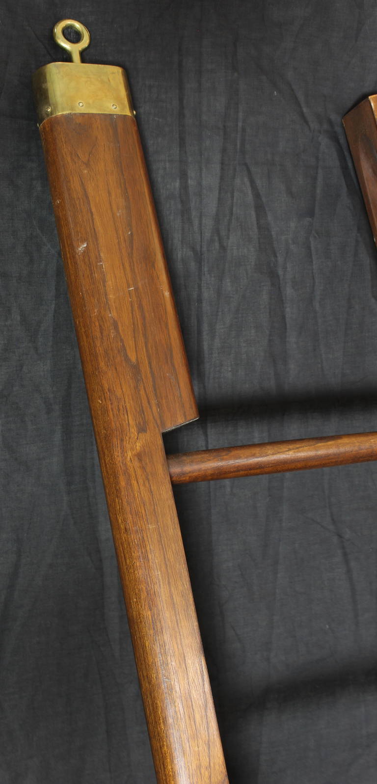 British English Library Pole Ladder