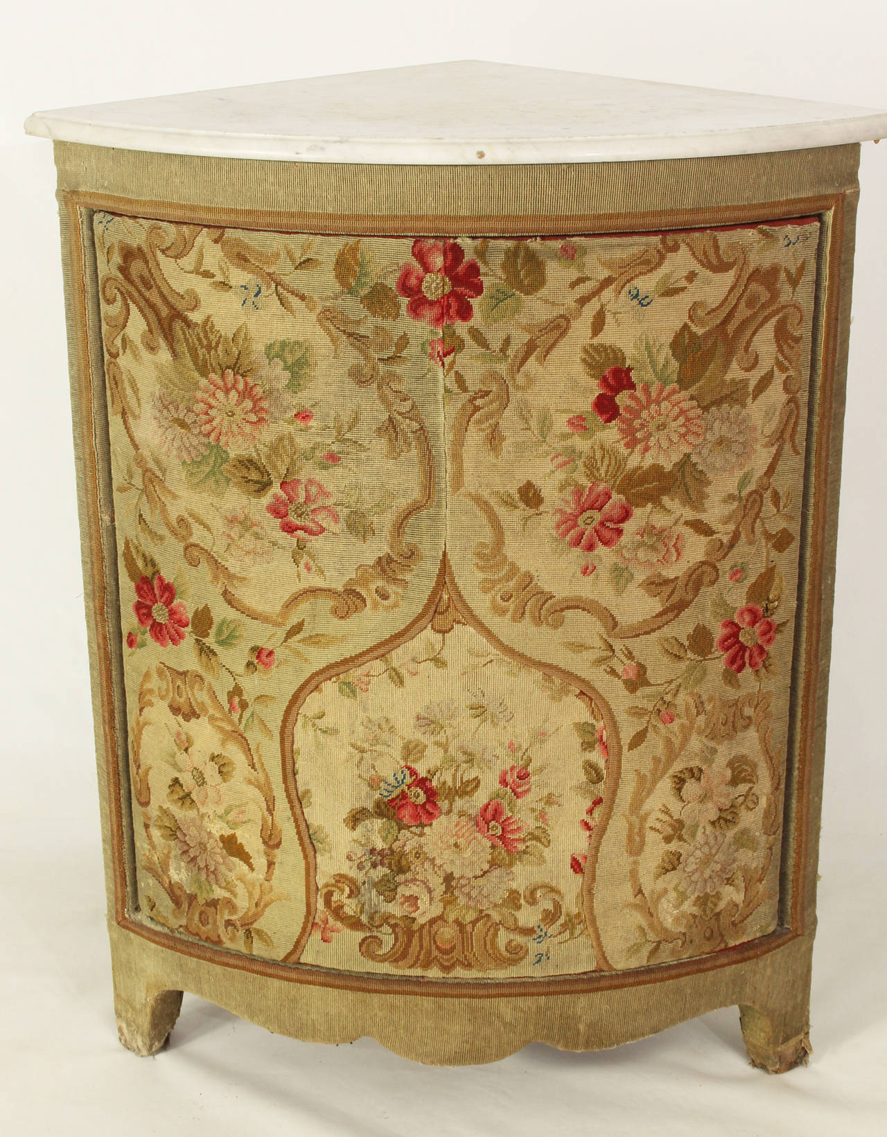 19th Century French Tapestry Bowfront Corner Cabinet In Good Condition In Kilmarnock, VA