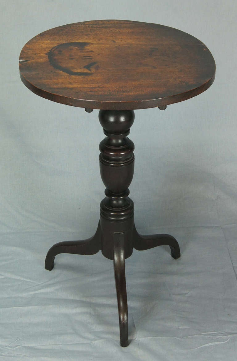 Federal American Carved Walnut Candle Stand Tilt-Top Table