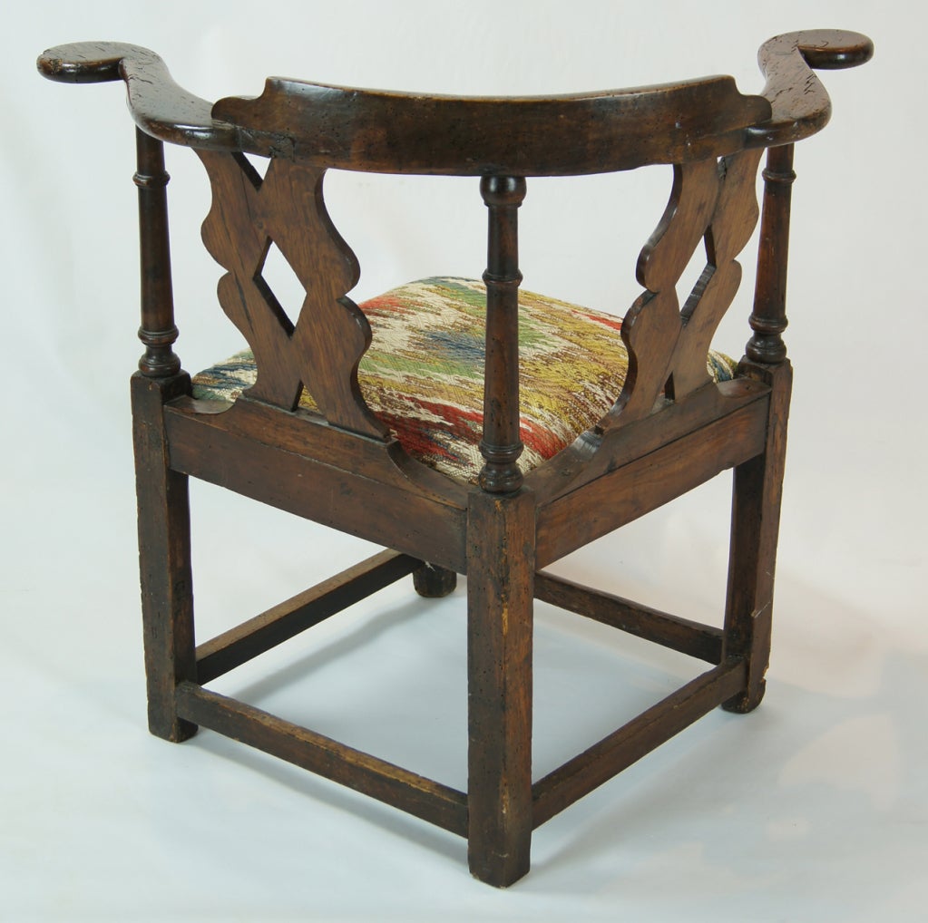 18th Century Welsh Oak Corner Chair 2