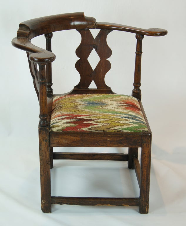 18th Century Welsh Oak Corner Chair 4