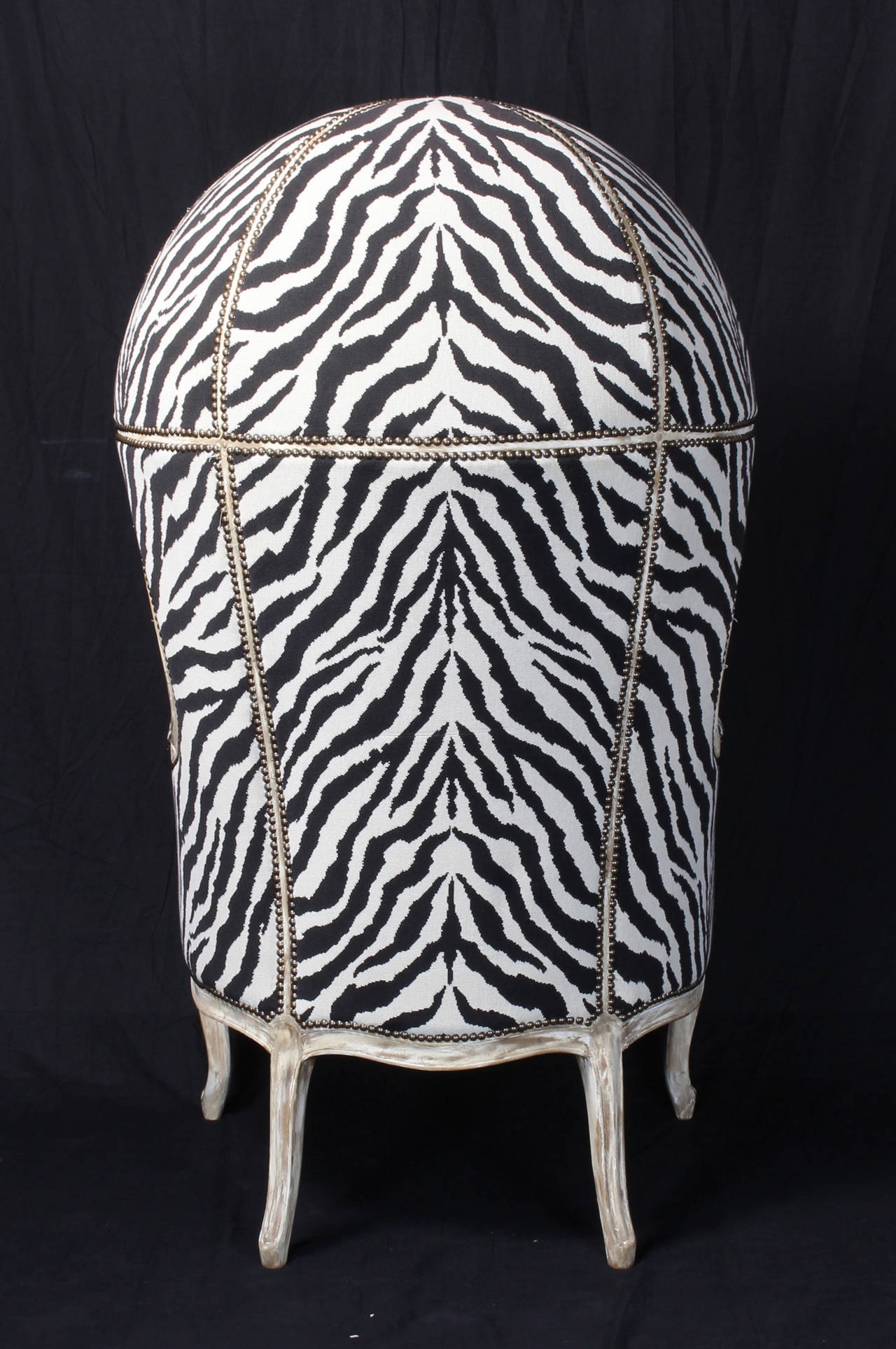 Porter's Chair mit Zebradruck-Wandteppich im Zustand „Gut“ in Kilmarnock, VA