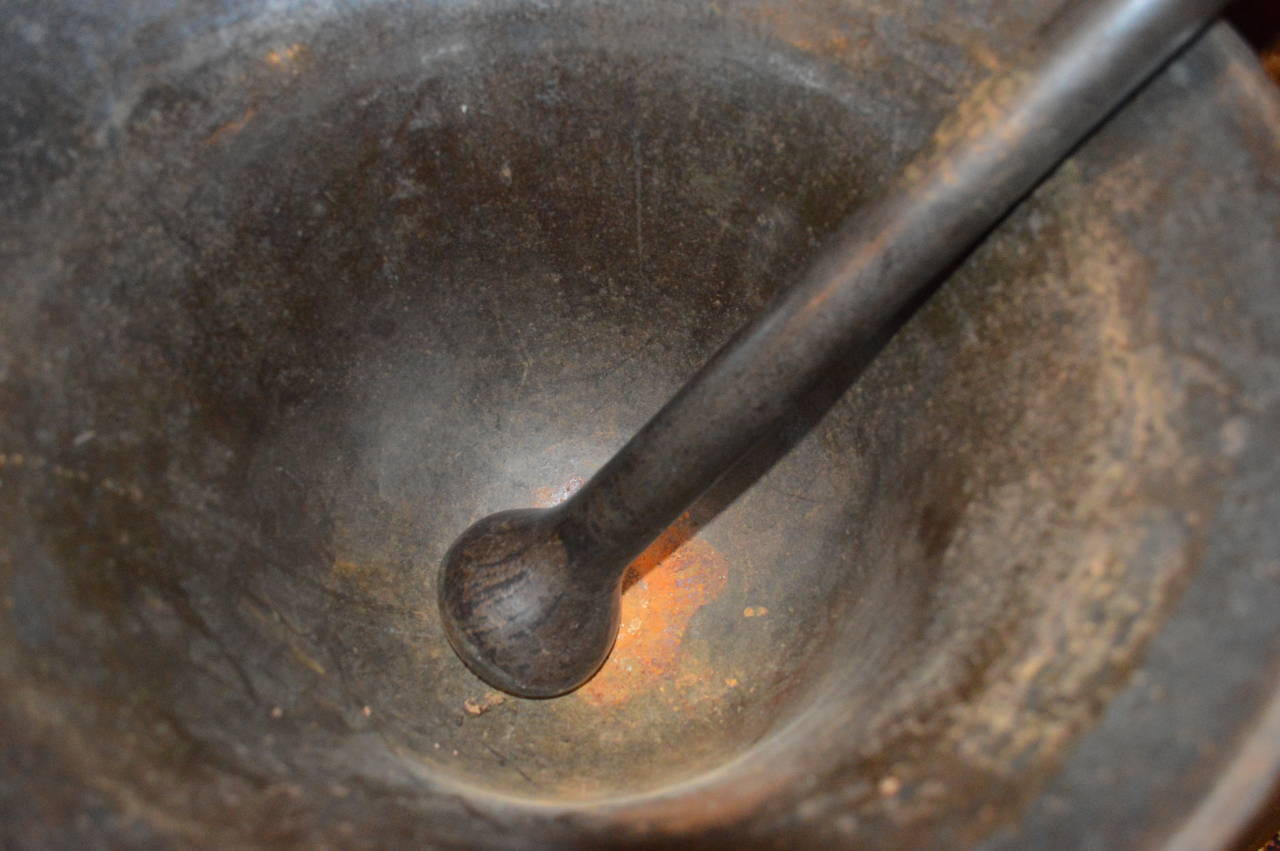 18th Century Cast Iron Mortar and Pestle Mounted on Stump In Excellent Condition For Sale In Asheville, NC