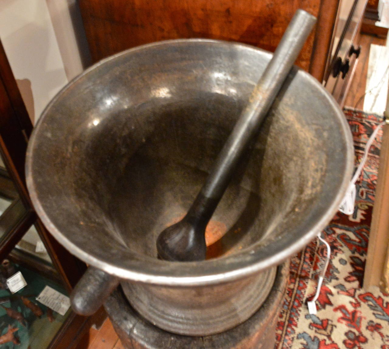 18th Century Cast Iron Mortar and Pestle Mounted on Stump For Sale 6