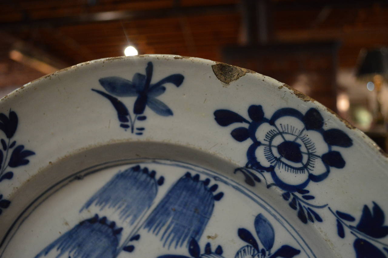Pair of 18th Century Blue and White Porcelain Delft Platters In Good Condition For Sale In Asheville, NC