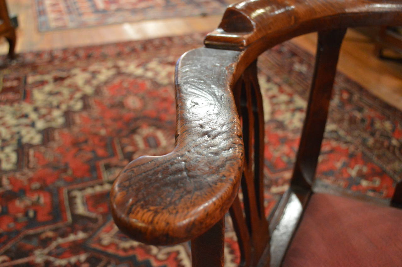 Mid-18th Century 18th Century Scottish Elm Corner Chair For Sale
