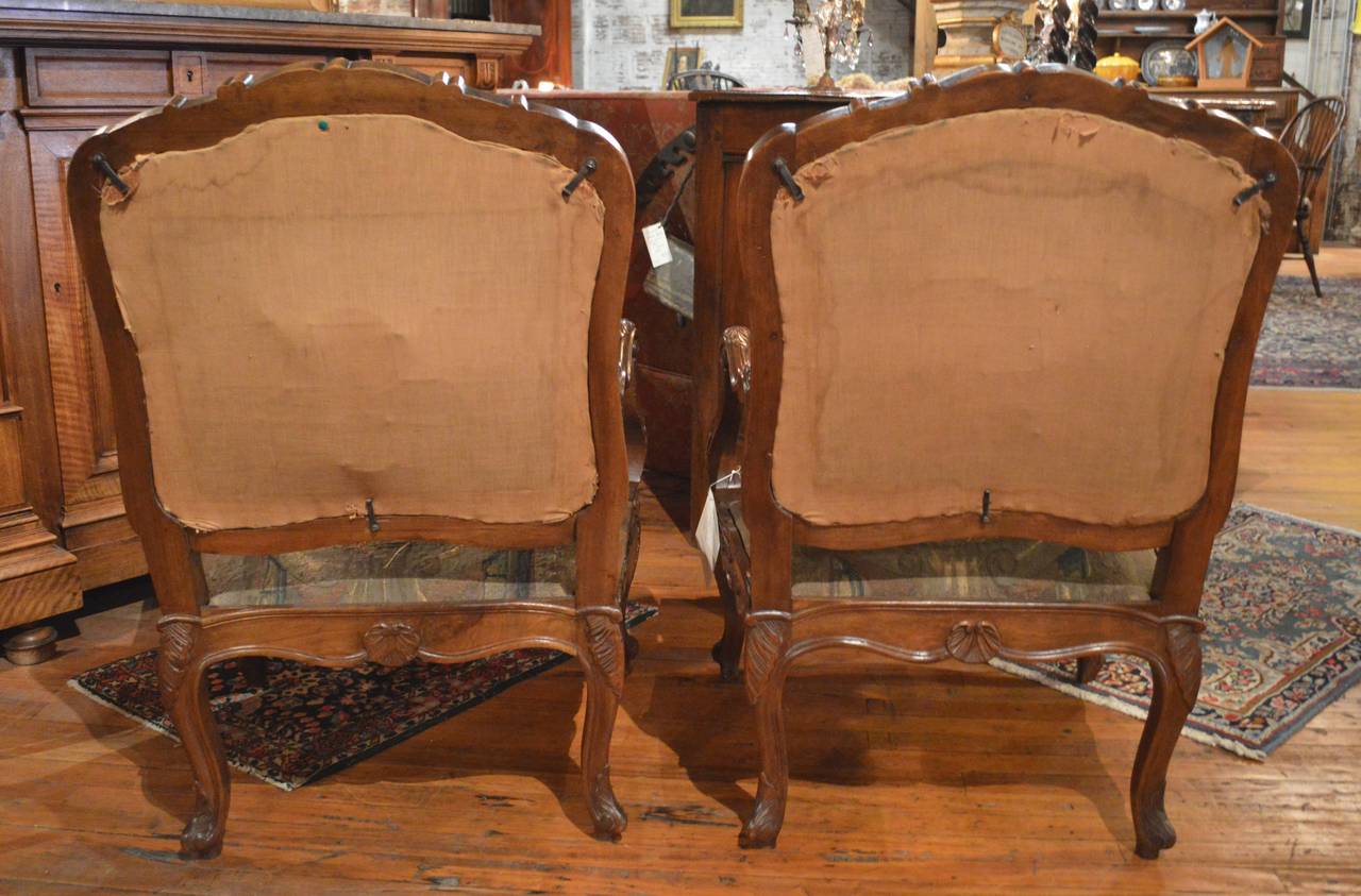 Pair of Finely Carved Walnut Louis XV Style Rococo Fauteuil a La Reine For Sale 2