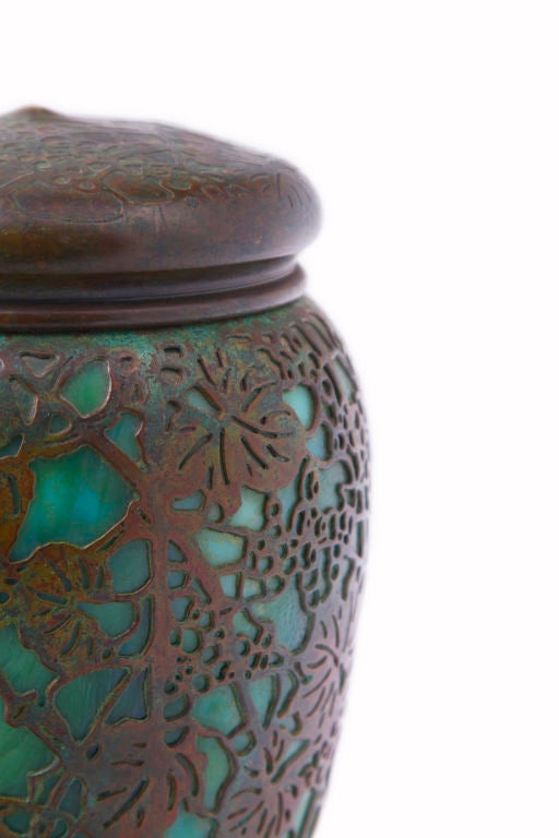 Tiffany Studios Grapevine Pattern Tobacco Jar In Excellent Condition In Englewood, NJ