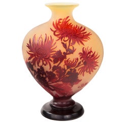 A French Art Nouveau Chrysanthemum Vase by Emile Gallé