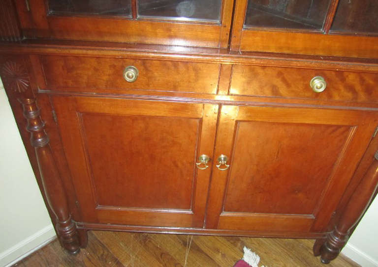 Early 19th Century Cherry Corner Cupboard In Good Condition In New York, NY