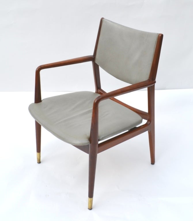 American Mid-Century Stow and Davis Armchair In Walnut and Leather