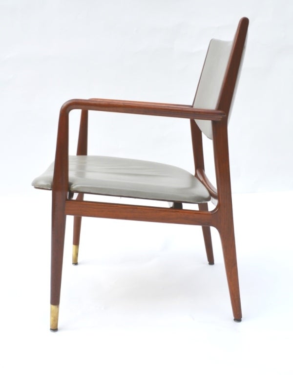 Mid-20th Century Mid-Century Stow and Davis Armchair In Walnut and Leather