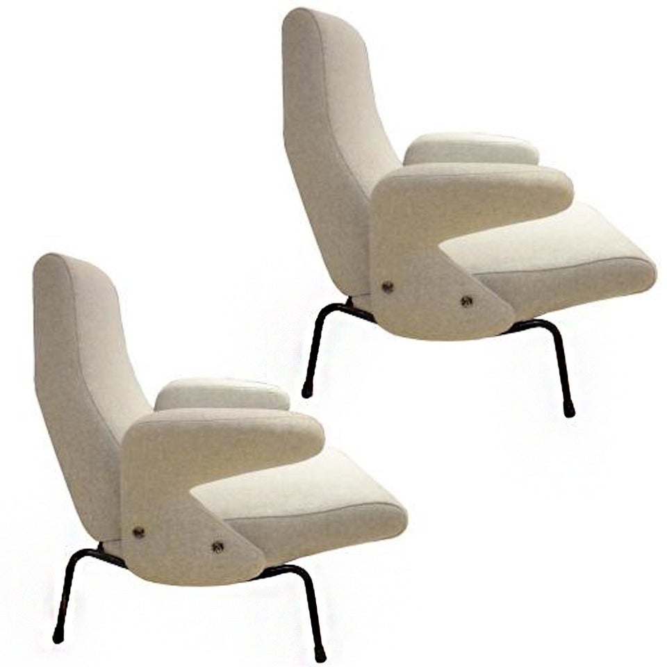 Pair of Mid-Century Delfino Club Chairs by Erberto Carboni