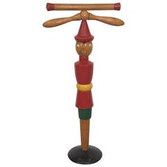 Valet d'enfant en bois du milieu du siècle dernier en forme de Pinocchio par Ma.Gi