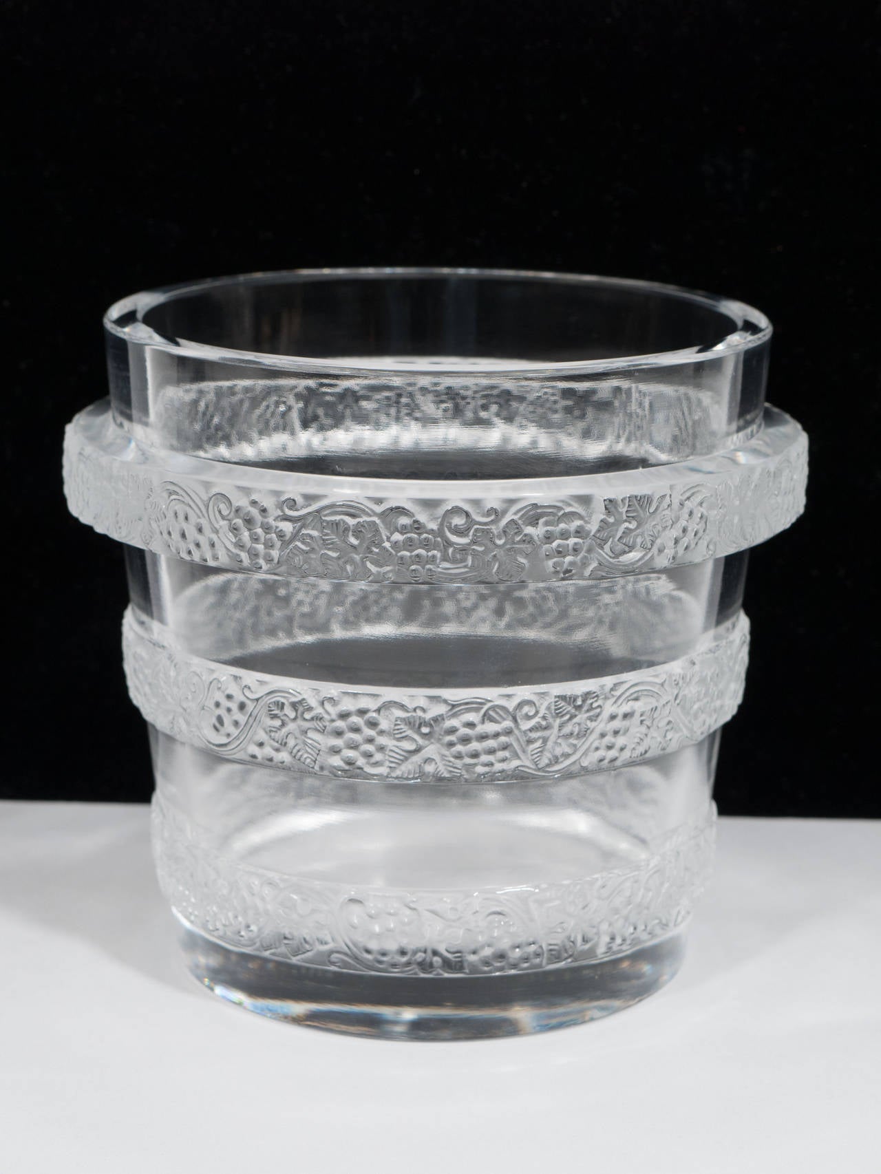 Glass Lalique Lave-Raisins Vase or Ice Bucket with Grape Motif