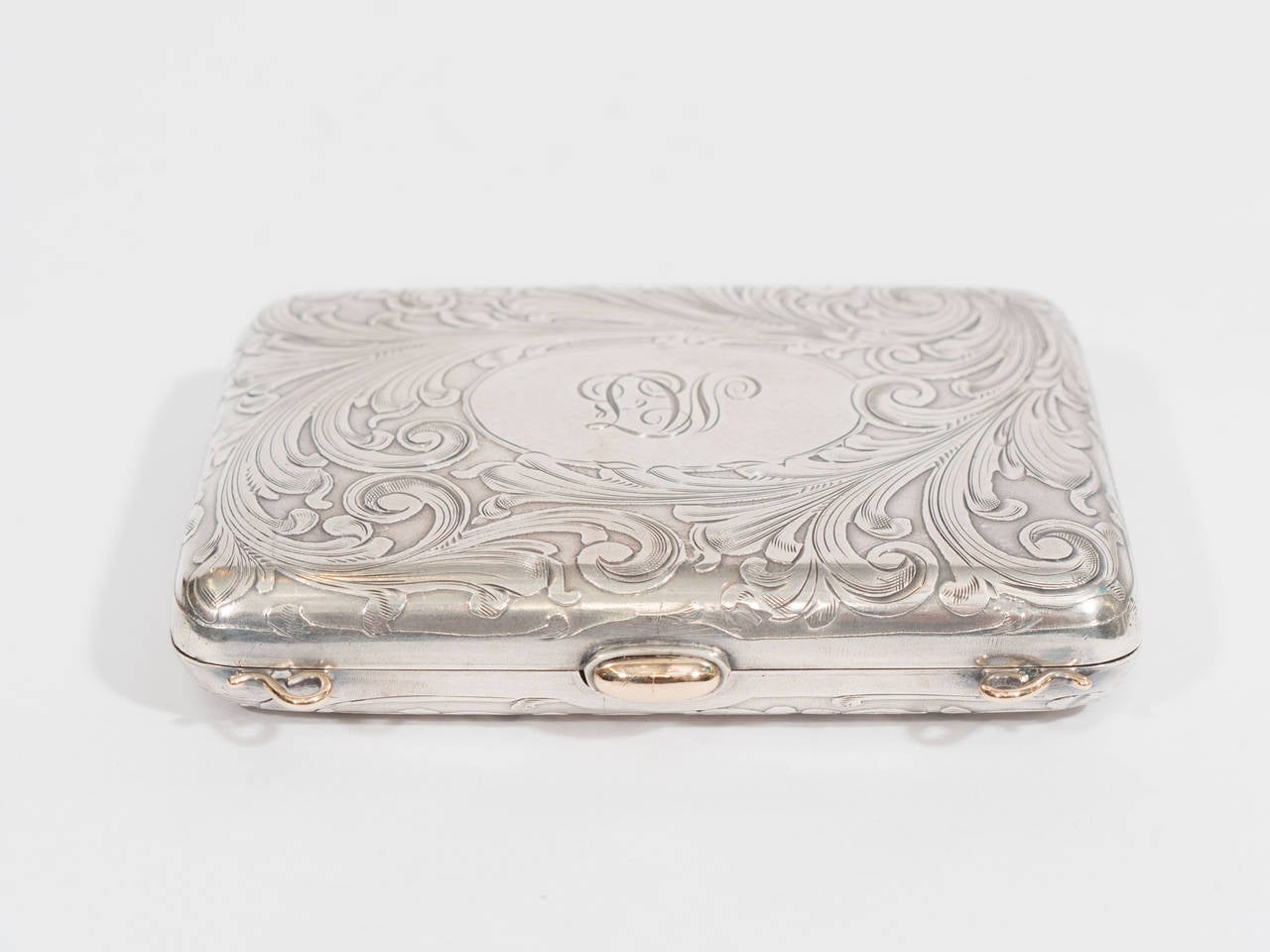 American Art Nouveau Tiffany & Co. Sterling Silver Decorative Box with 14-Karat Clasp