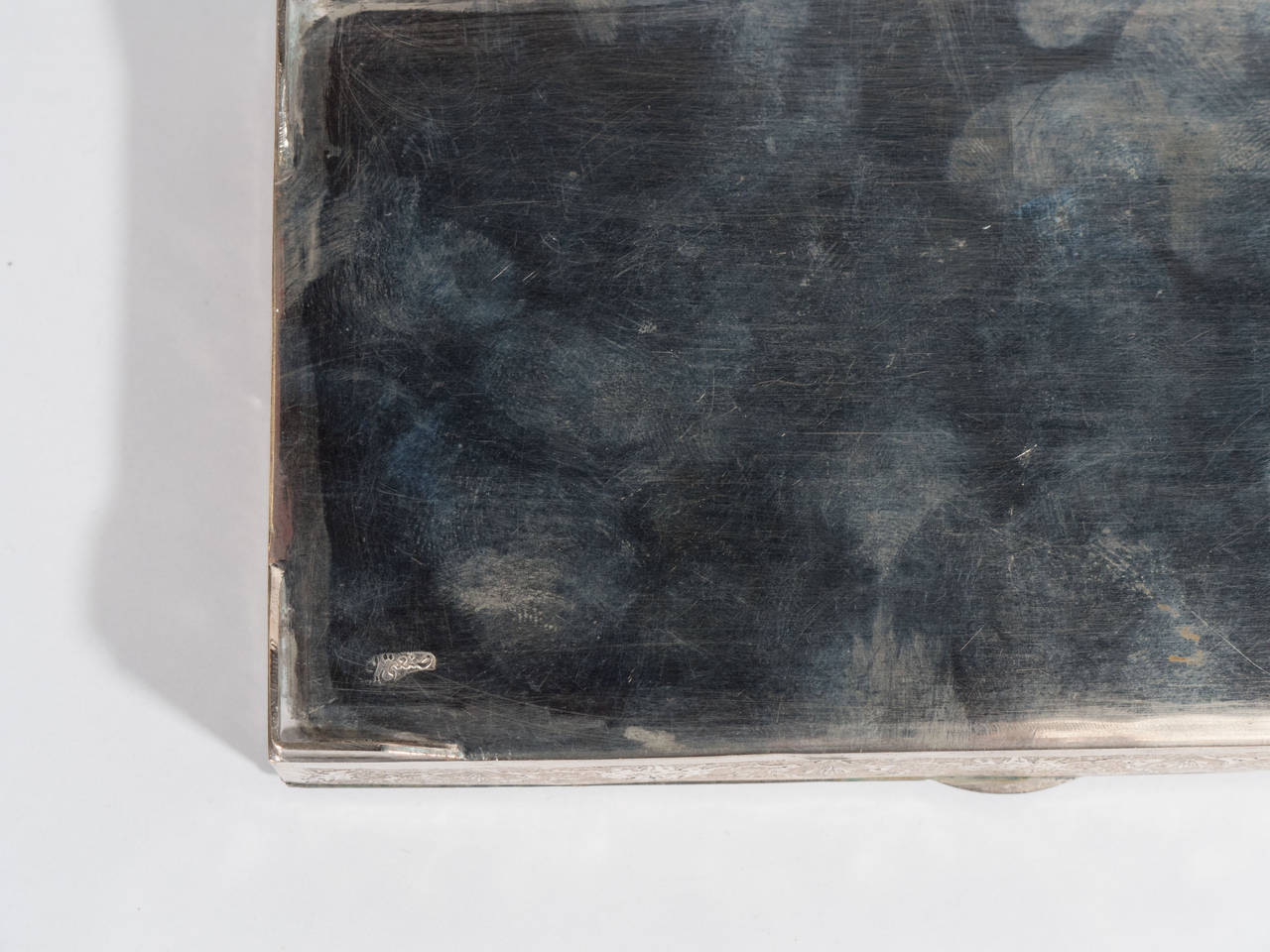A Persian cigarette tobacco case or box in sterling silver, circa 1930s.

Good vintage condition with age appropriate wear and patina. Some scratches.