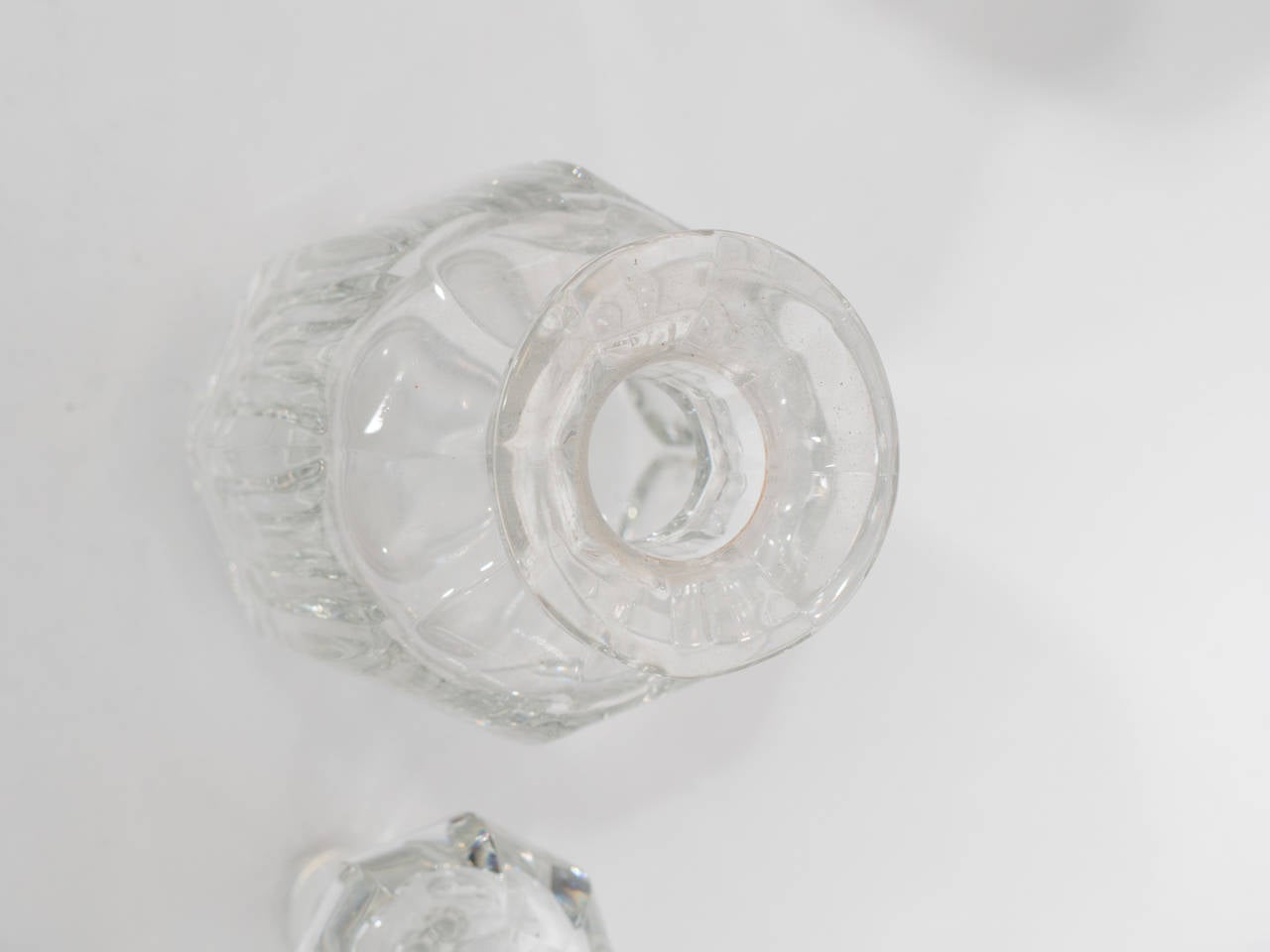 Ensemble de commodes Baccarat en verre transparent de trois pièces en vente 4