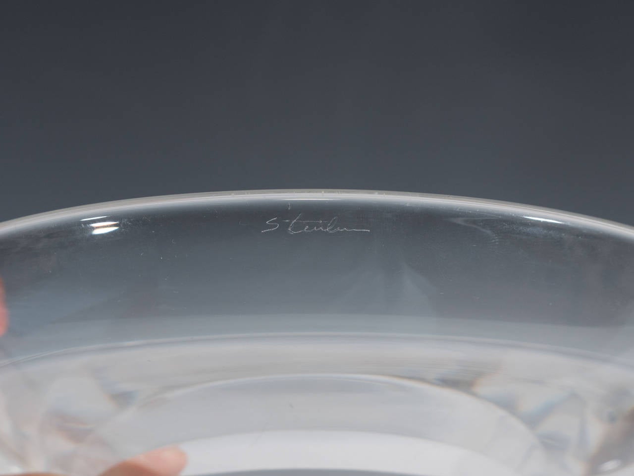 Set of 12 Signed Steuben Clear Glass Dinner Plates In Good Condition In New York, NY