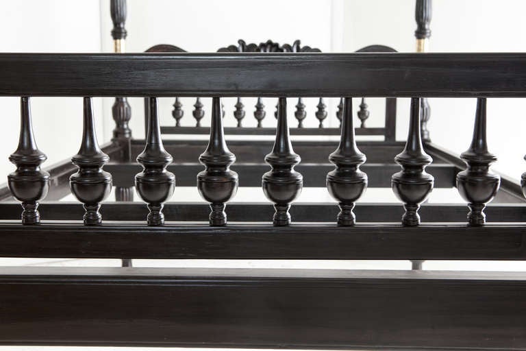 Anglo-Indian Ebony Queen Four-Poster Bed In Good Condition For Sale In Richmond, CA