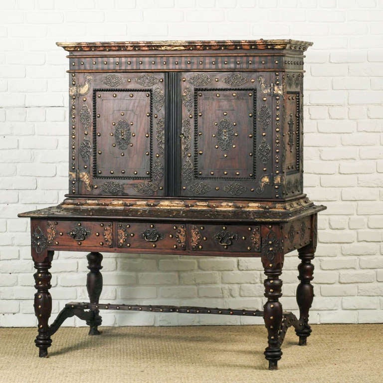 Dutch Colonial Cabinet, 19th Century In Good Condition In Richmond, CA