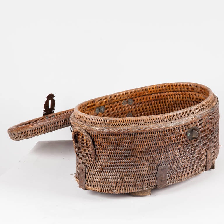20th Century Rattan Basket from Southern India For Sale