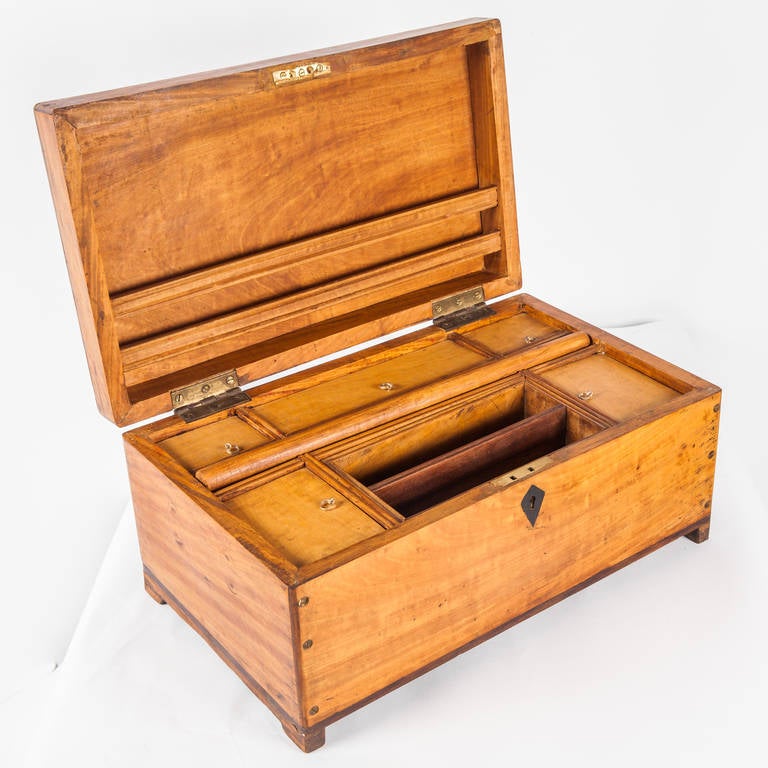 Anglo-Indian Satinwood Cashbox In Excellent Condition In Richmond, CA