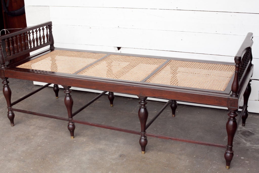 Anglo-Indian Solid Rosewood Daybed with Turned Legs 3