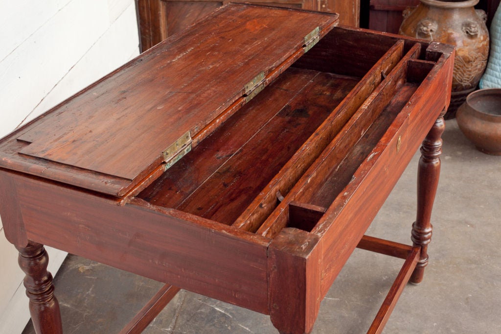 Writing Desk from Southern India In Good Condition For Sale In Richmond, CA