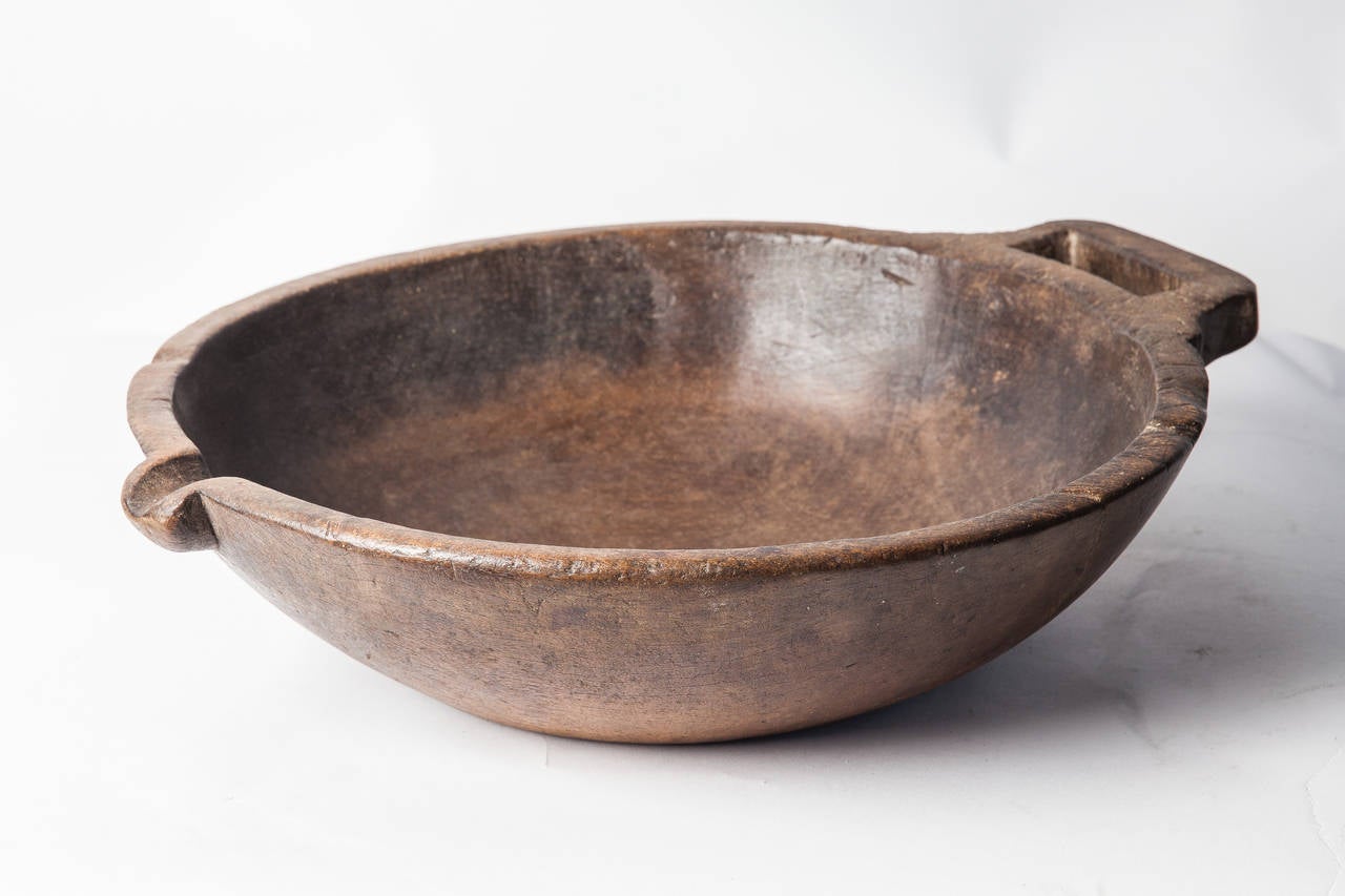 Wood Bowl with Handle from the Philippines In Good Condition In Richmond, CA