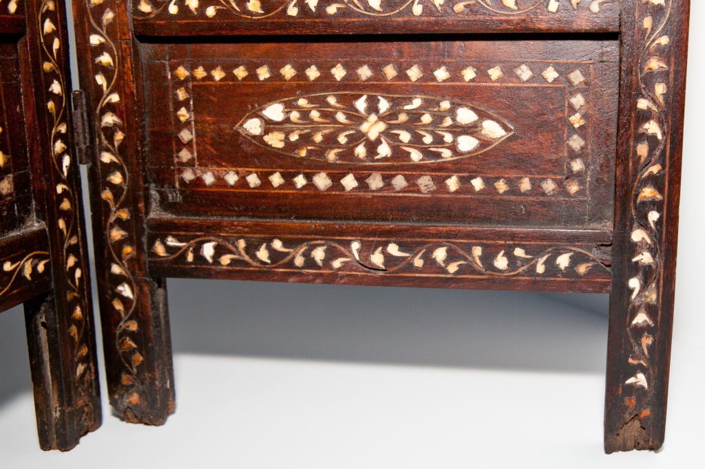 19th Century Anglo-Indian Rosewood Inlay Fireplace Screen For Sale