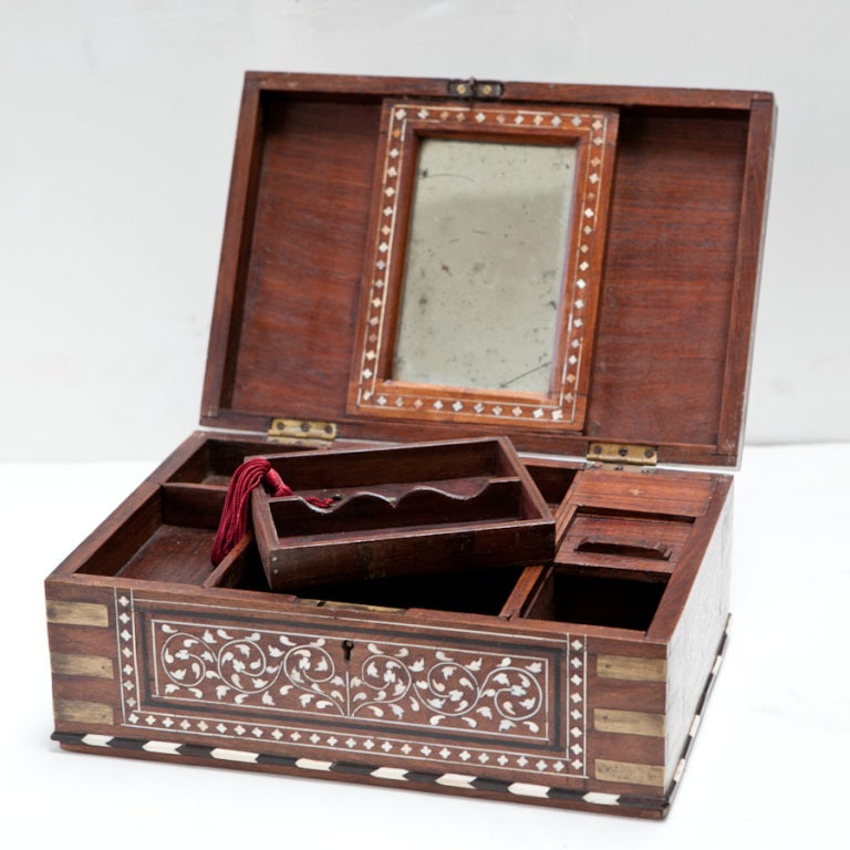 19th Century Anglo-Indian Rosewood Dressing Box with Inlay For Sale