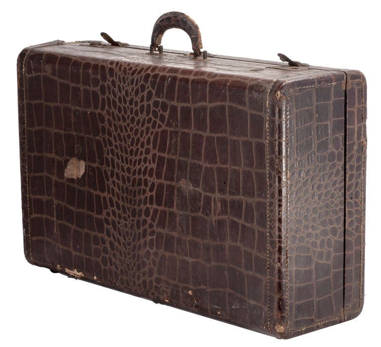Royalshire Crocodile Suitcase In Good Condition For Sale In Asheville, NC