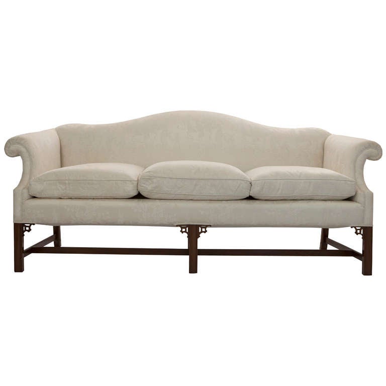 Chinesisches Sofa aus Mahagoni im Chippendale-Stil mit Kamelienrücken