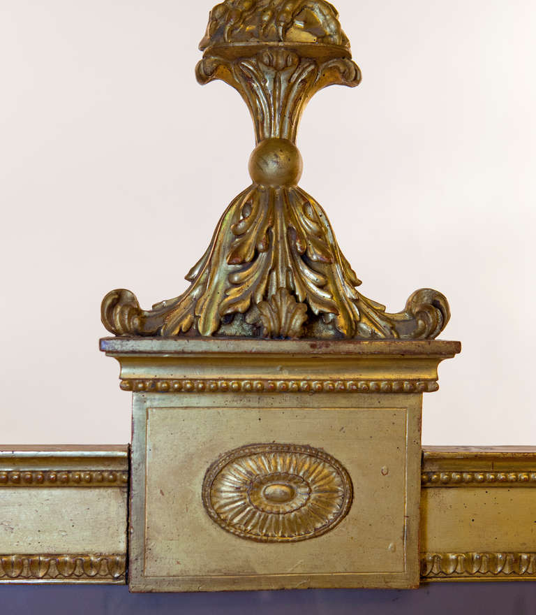 Espejo de muelle de madera dorada y gesso estilo Jorge III en Bueno estado para la venta en Asheville, NC