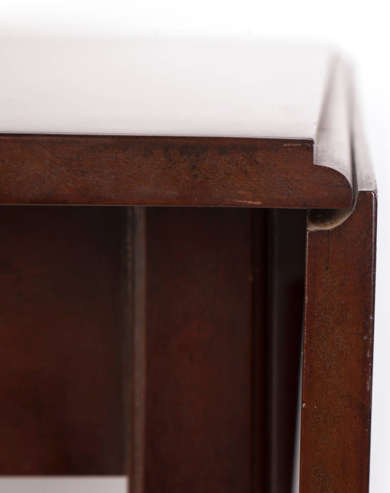 Kittinger Mahagoni-Tisch mit ausklappbaren Bändern aus der Mitte des Jahrhunderts im Angebot 1