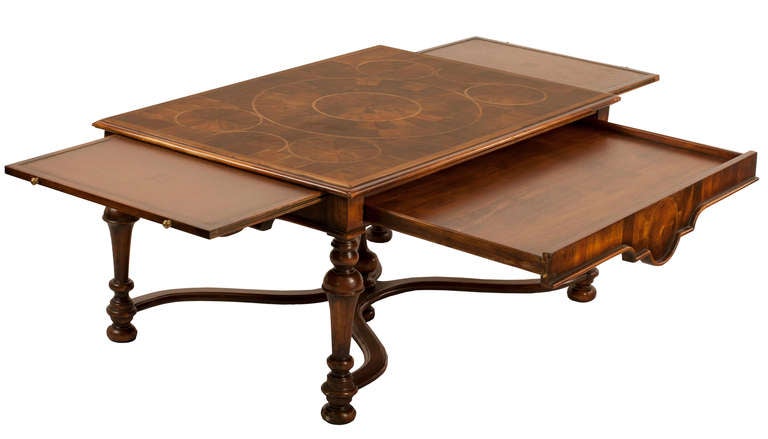 William & Mary Style Tea Table In Excellent Condition In Asheville, NC