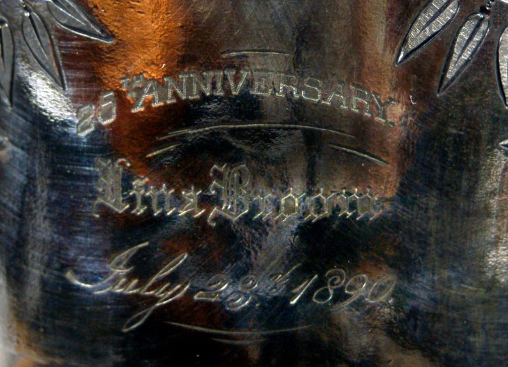 XIXe siècle Pichet en argent de Rockford Silver Company avec gravure de mariage en vente