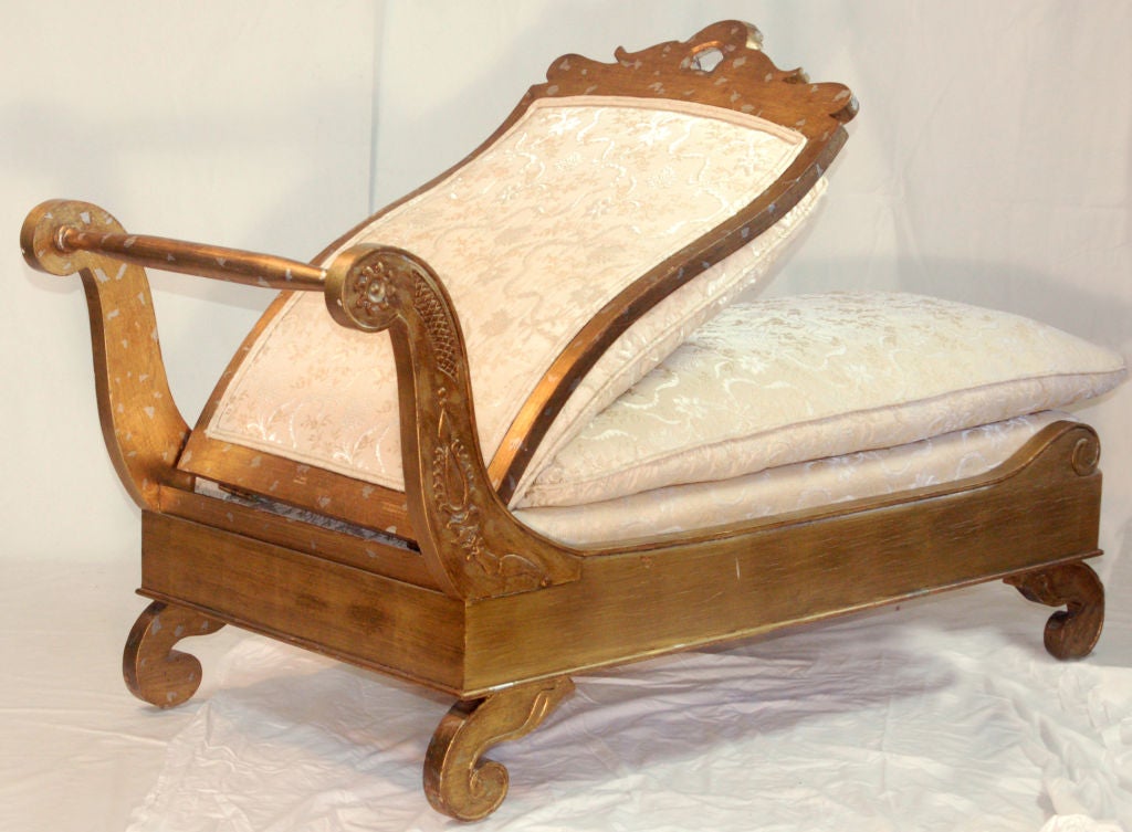 Enchanteresseuse chaise longue française de style Empire Bon état - En vente à Asheville, NC