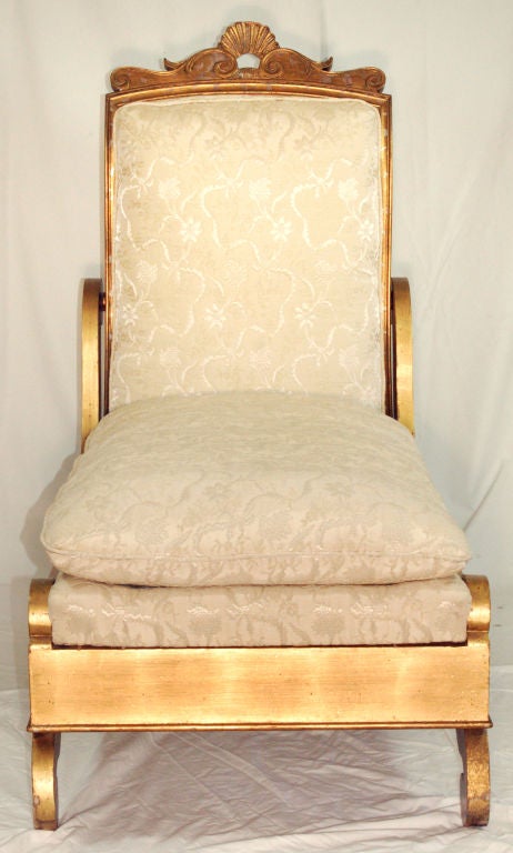 20ième siècle Enchanteresseuse chaise longue française de style Empire en vente