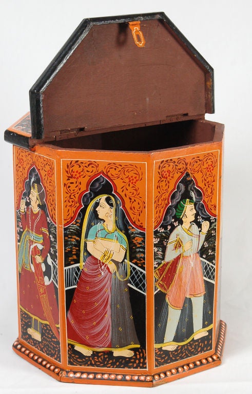 Handbemalte Rajasthani-Holzschachtel (Indisch) im Angebot