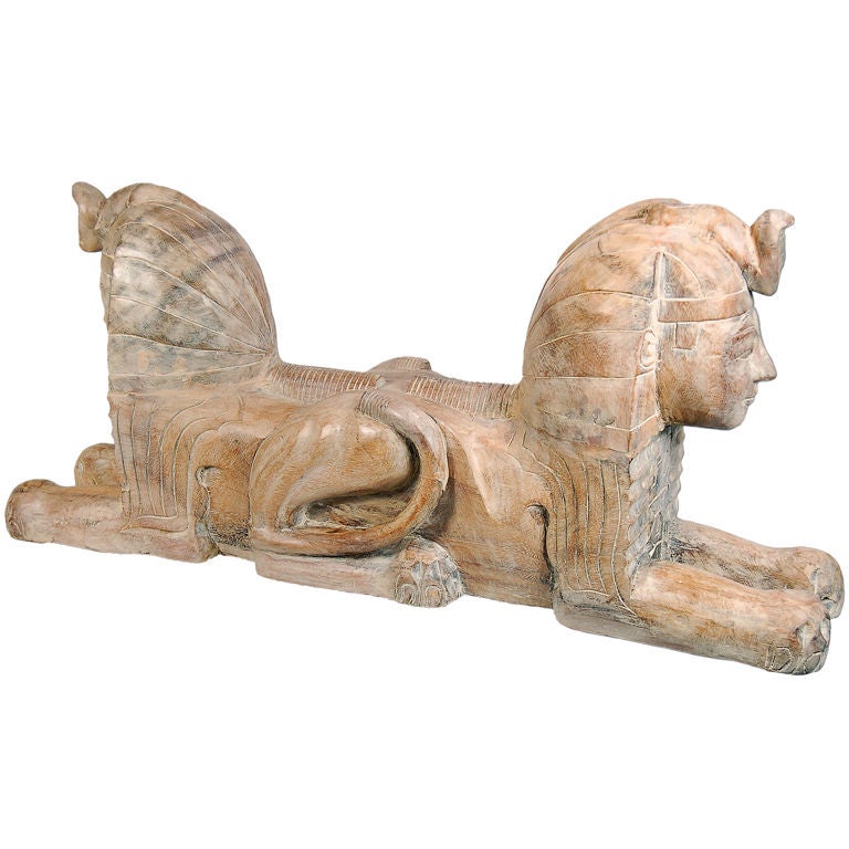 Ägyptische Sphinx-Skulptur mit zwei Perlen