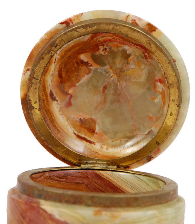 Pakistan Onyx-Marmor-Dose mit rundem Deckel im Zustand „Hervorragend“ im Angebot in Asheville, NC