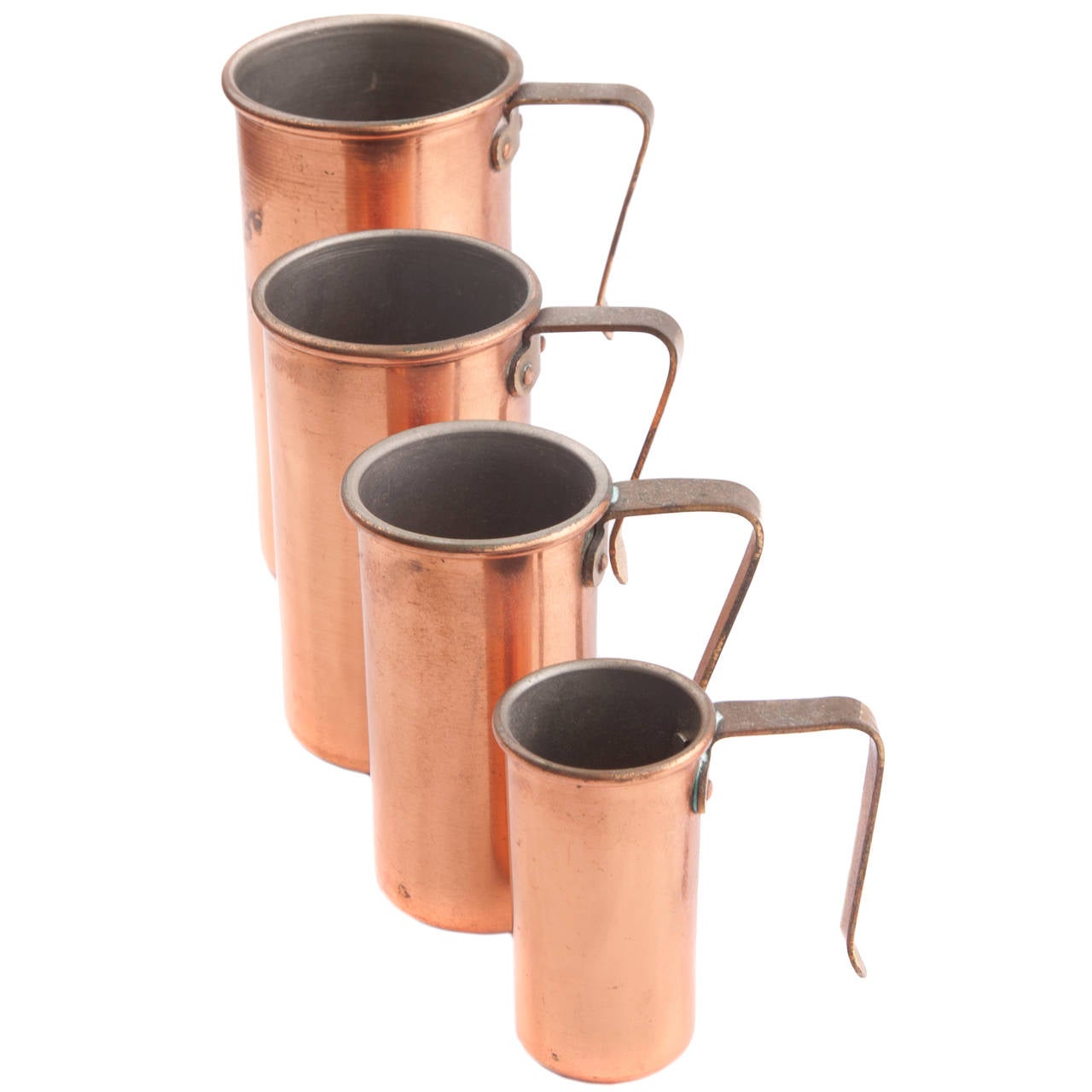 Vintage Copper Measuring Cup Set by Benjamin and Medwin For Sale at 1stdibs