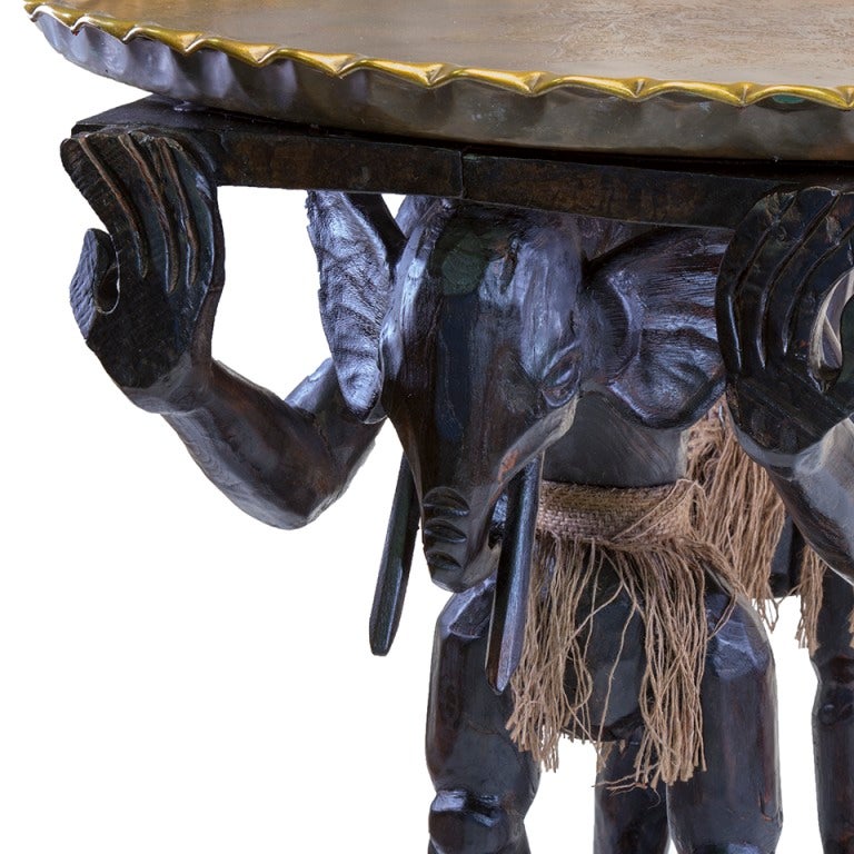 Afrikanischer Elefantenkopf Beistelltisch mit marokkanischer Messingplatte im Angebot 1