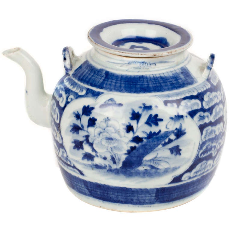 Canton Chinese Teapot with Lid For Sale at 1stdibs