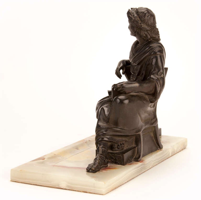 Bronze-Skulptur eines altägyptischen Athener Schabers auf mehrfarbigem Achatstifttablett im Angebot 2
